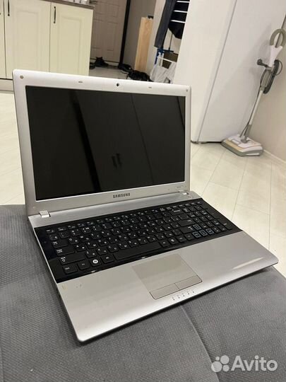 Ноутбук samsung RV515