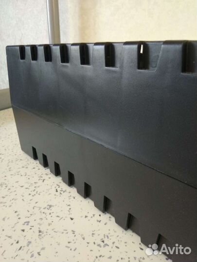 Источник бесперебойного питания tripplite