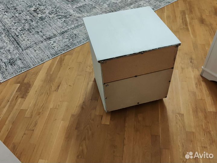 Тумбочка прикроватная, шпон, отдавалась в покраску