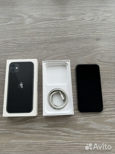 iPhone 11, 64 ГБ