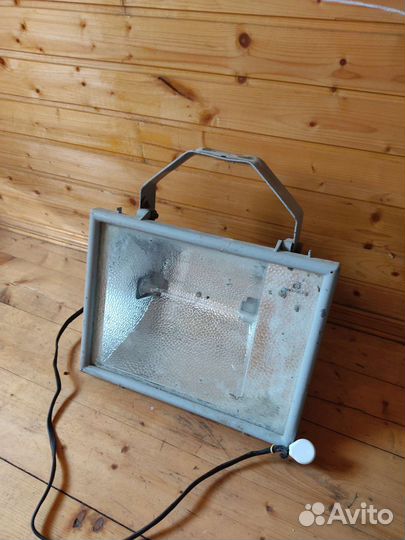 Прожектор уличный