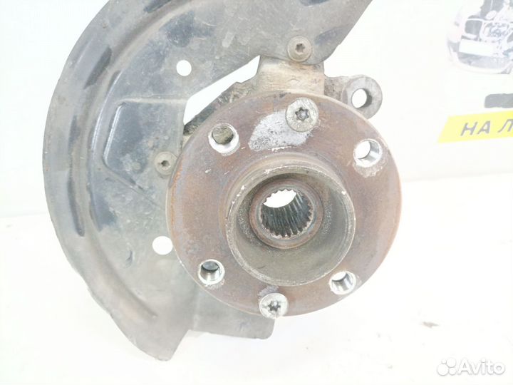 Кулак передний левый Renault Logan 2