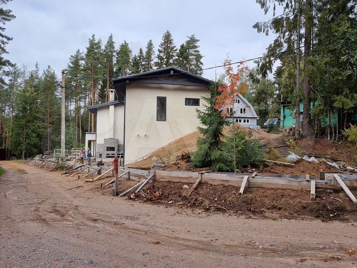 Коттедж 460 м² на участке 10 сот.