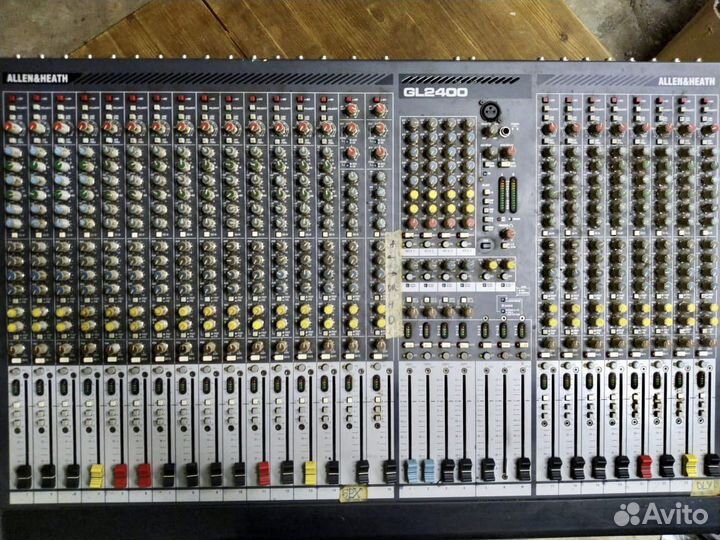 Микшерный пульт Allen Heath
