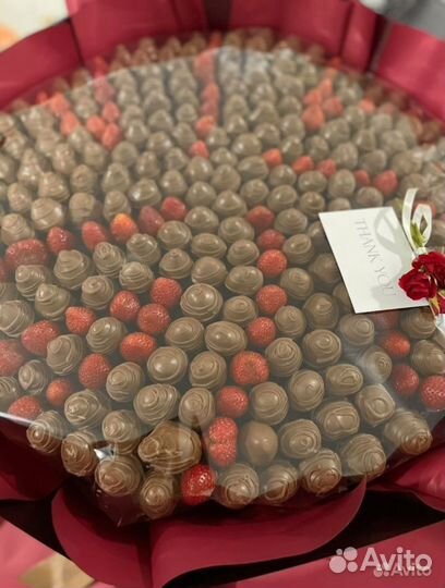 Клубника в шоколаде букет