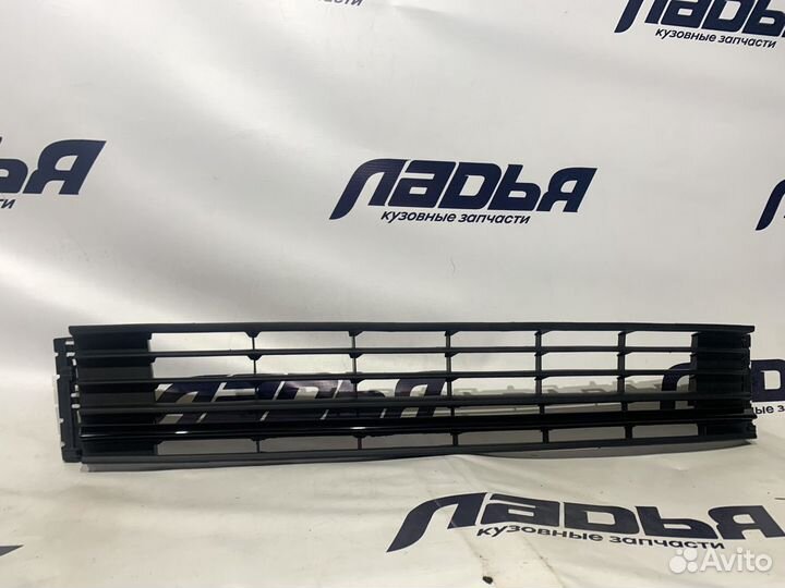 Решетка бампера Polo(15) без хрома