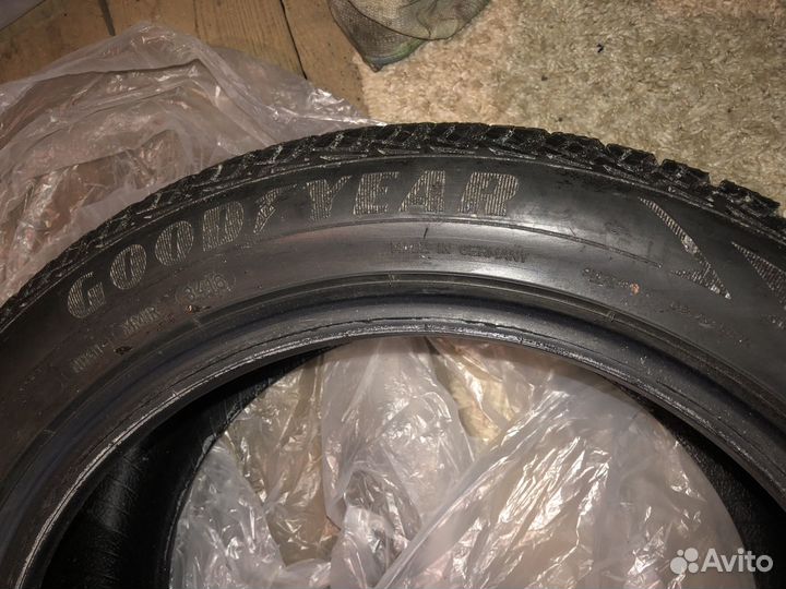 Goodyear UltraGrip Ice 2 225/50 R17 98T