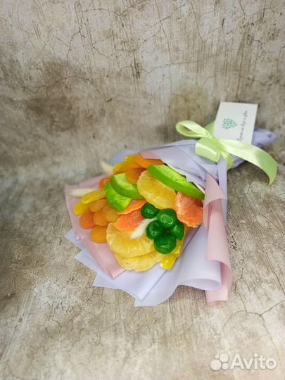 Букет из сухофруктов “Весна”