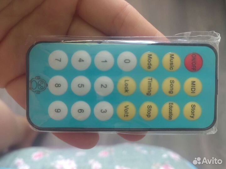 Музыкальный мобиль на кроватку