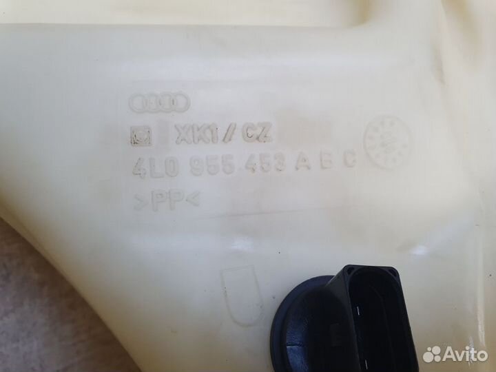 Бачок омывателя Audi Q7 4L (2005—2009)