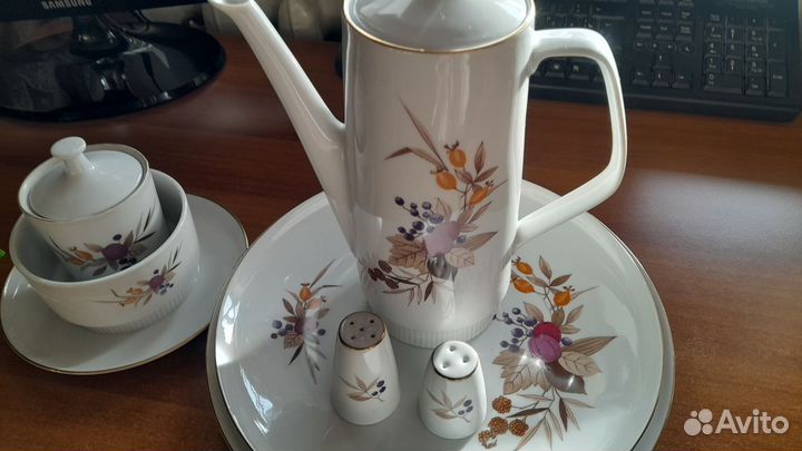 Предметы фарфорового сервиза