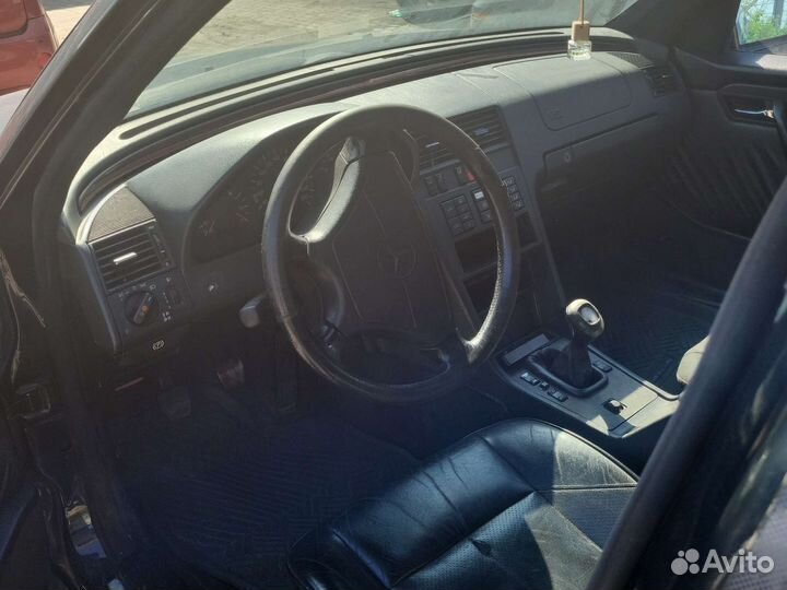 Mercedes-Benz C-класс 2.8 МТ, 1993, битый, 450 000 км