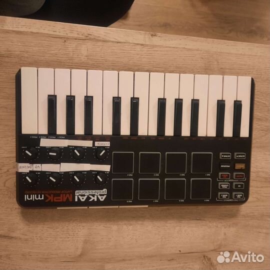 Миди клавиатура akai