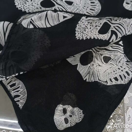 Платок большой Skull принт
