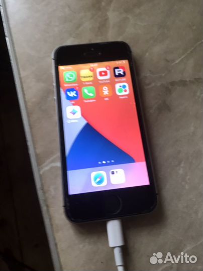 iPhone SE, 32 ГБ