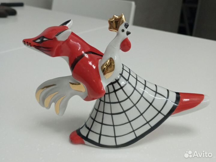 Статуэтка лиса с петухом