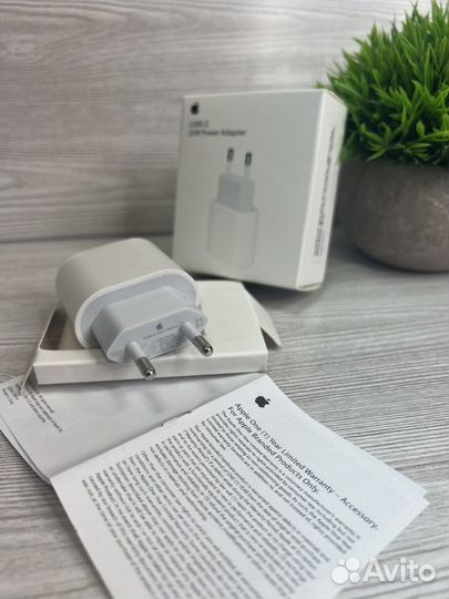 Адаптер блок на Type-C 20W USB-C