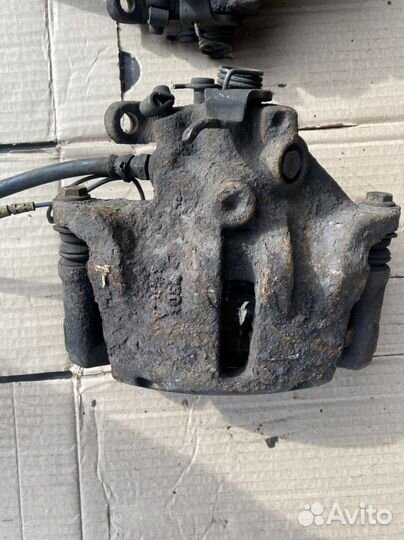 Суппорт передний Citroen C5