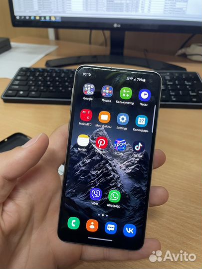 Телефон Samsung galaxy s10e