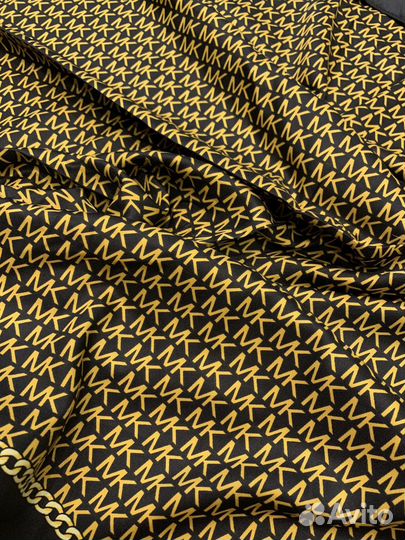 Шелковый платок MK Michael Kors черный с желтым