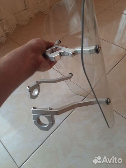 Ветровое стекло на мотоцикл