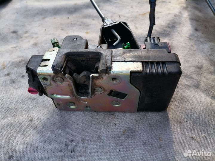 Замок двери задней левой Opel Vectra B