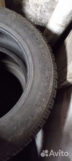 Goodyear UltraGrip 500 255/55 R18