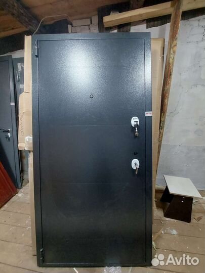 Металлическая, деревянная дверь б/у