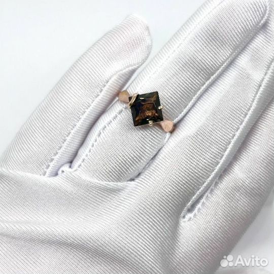 Золотое кольцо с камнем 17р