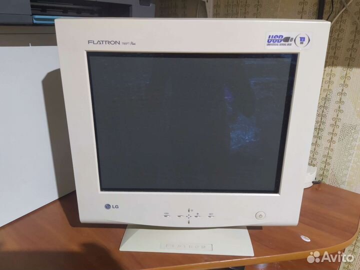 Монитор lg flatron 795ft plus