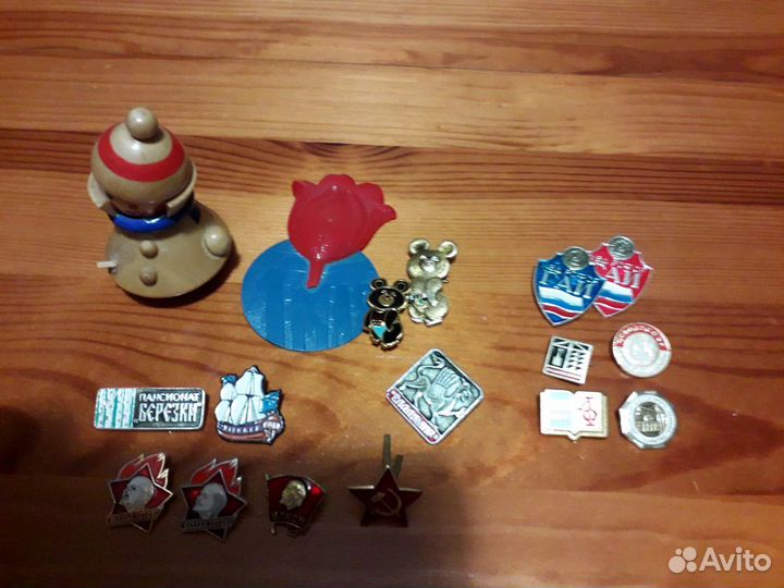 Значки советских времен