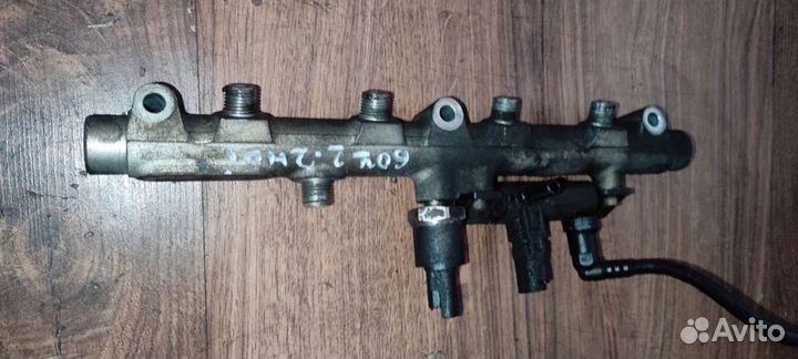 Топливная рампа peugeot 607 2.24 nn