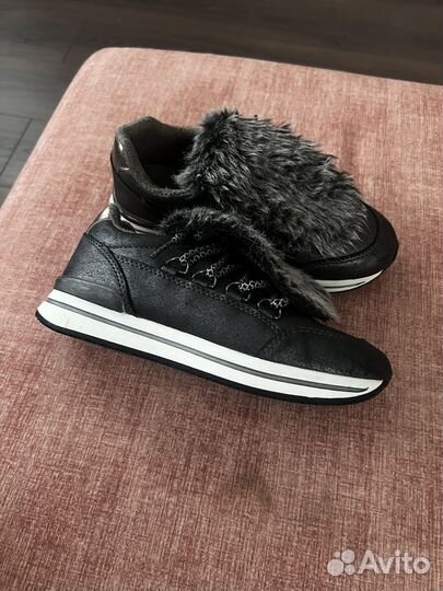 Кроссовки 32