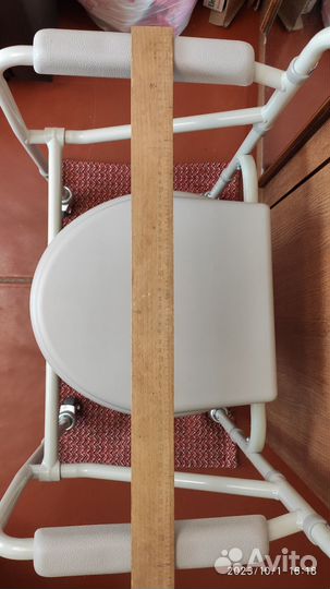 Кресло стул с санитарным оснащением