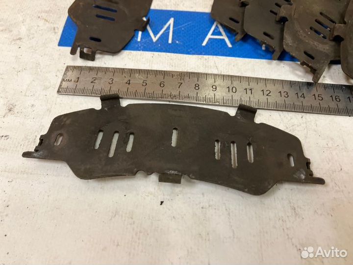 Пластины антискрипные комплект Infiniti