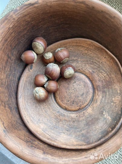 Тарелки и блюдца