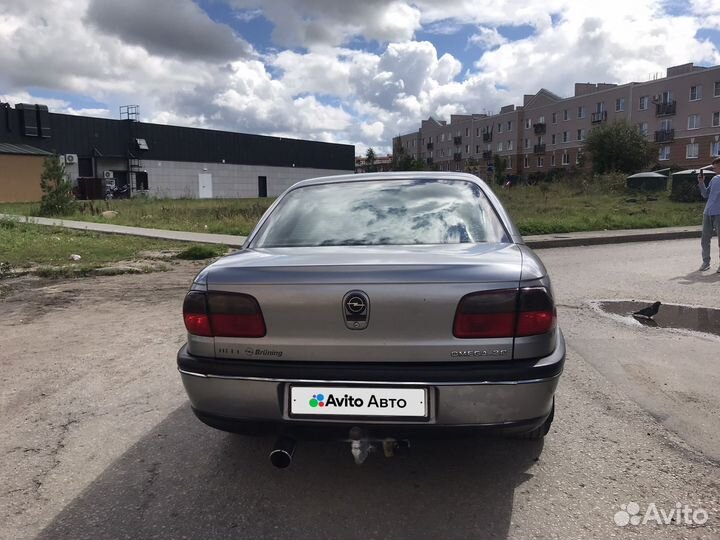 Opel Omega 2.0 МТ, 1995, 301 000 км