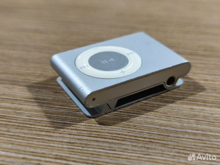 Плеер iPod shuffle 1 Гб A1204 (+ кабель зарядки)