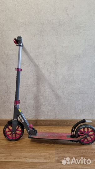 Самокат Reaction 200