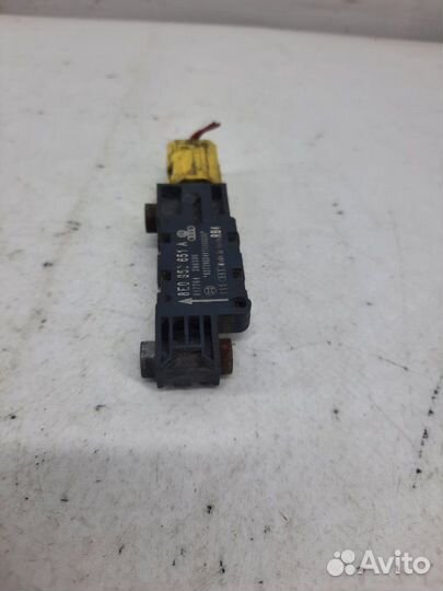 Датчик удара Audi A4 универсал 1.9 2006