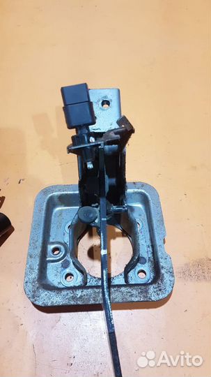 Педаль газа тормоза на Mitsubishi Outlander 1