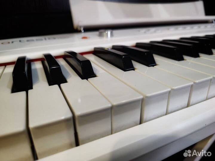 Цифровое пианино + банкетка