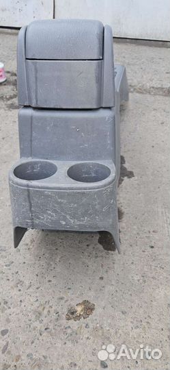 Средняя консоль салона