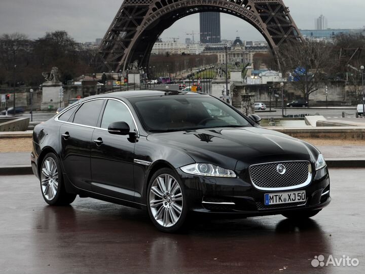 Патрубок радиатора Jaguar XJ 2010-2019 X351