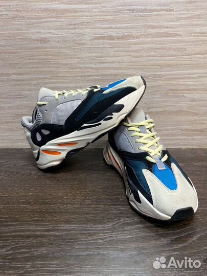 Кроссовки adidas Yeezy Boost 700 размер 42