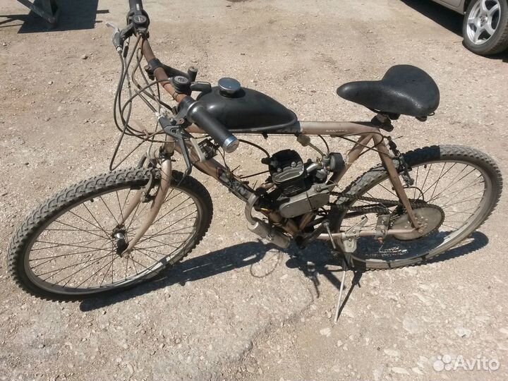 Велосипед с бензиновым мотором