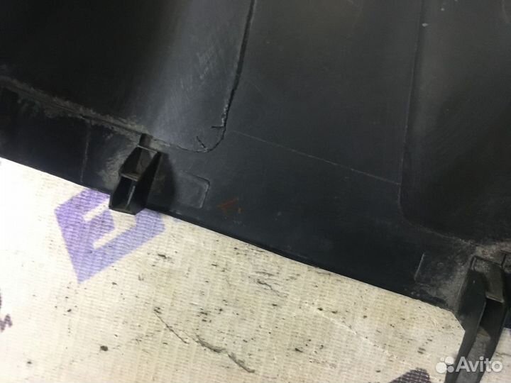 Накладка центр. стойки правая Фольксваген Бора