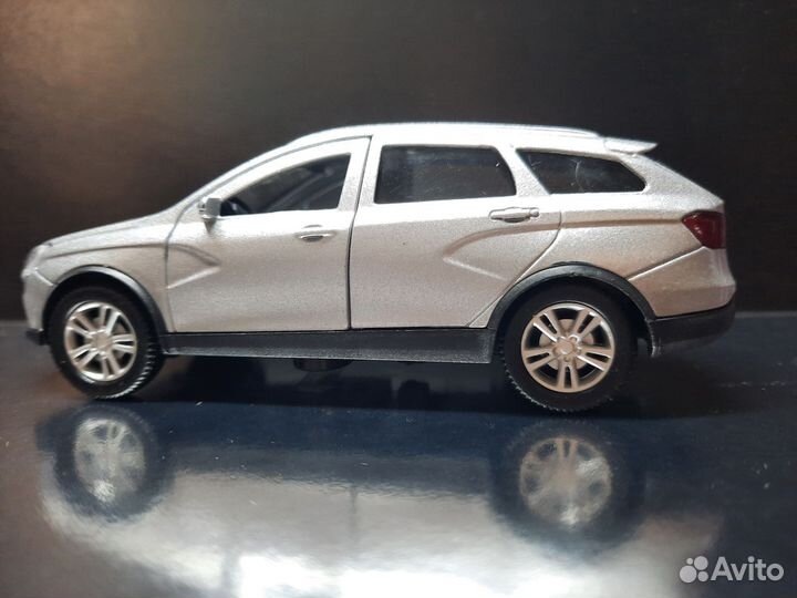 Ваз Лада-Веста. Машинка. Игрушка