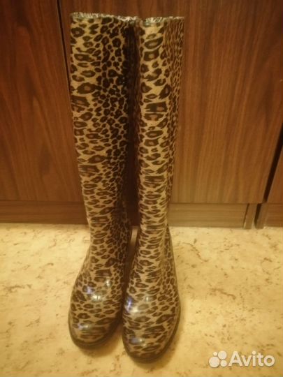 Женские резиновые сапоги