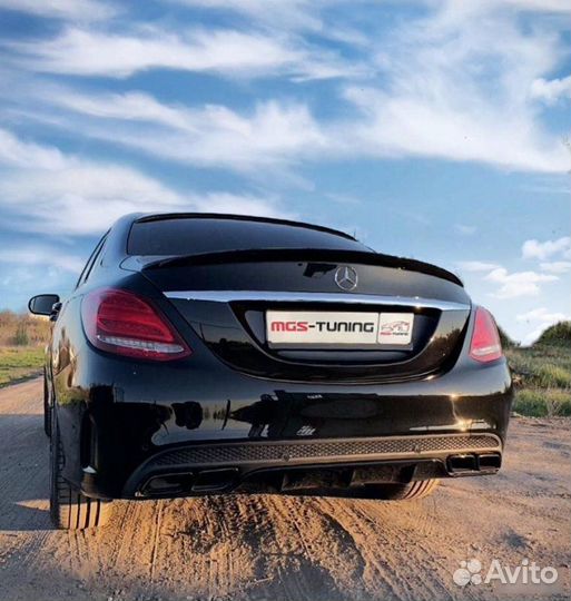 Диффузор с насадками на Mercedes W205 63 AMG